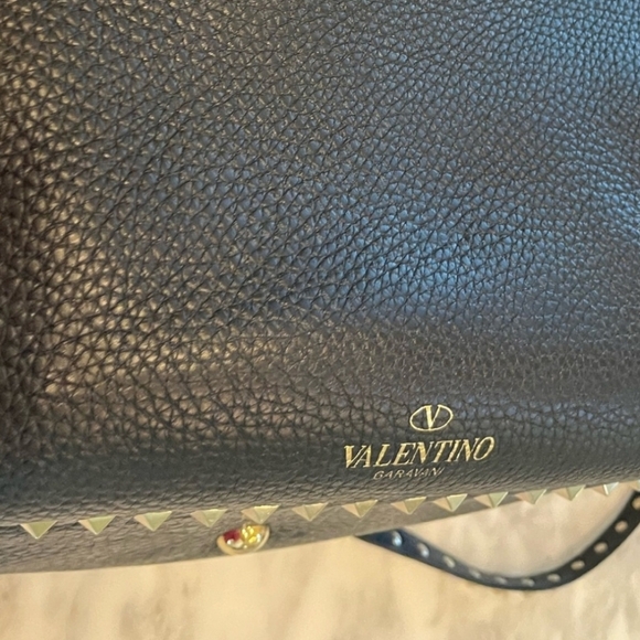 Valentino Garavani Rockstud Tote - Picture 10 of 14